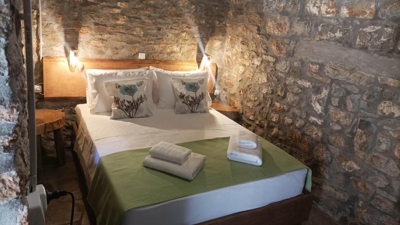 Αυθεντικό Πετρινο Στην Ναύπακτο Apartment Nafpaktos Exterior foto