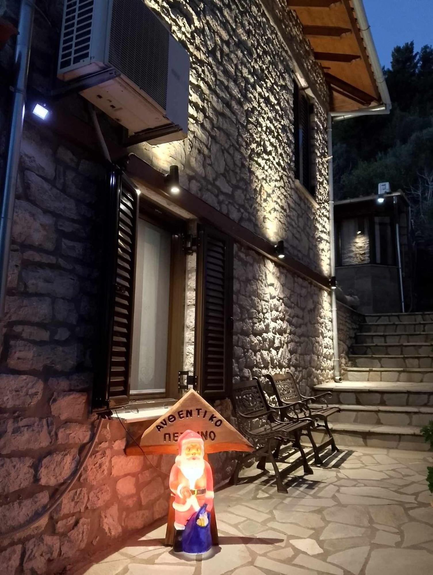 Αυθεντικό Πετρινο Στην Ναύπακτο Apartment Nafpaktos Exterior foto